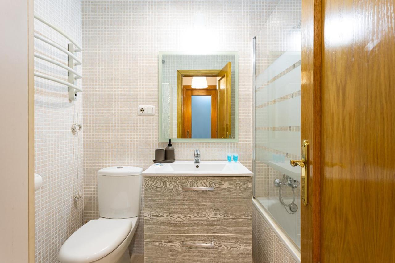 Holidays2Malaga Carrera Capuchinos Free Parking Aircon Downtown Exteriör bild